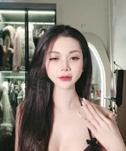 Nghe em xinh nói chuyện mà cứng hết cả chim