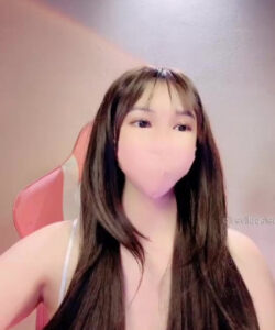 Nghe em rên thôi là đã cứng hết cả chim